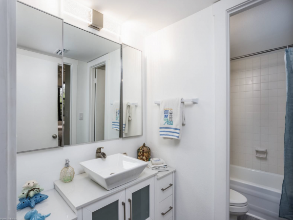 Beautiful Two Bedroom Vacation Rental Condo in Siesta Key